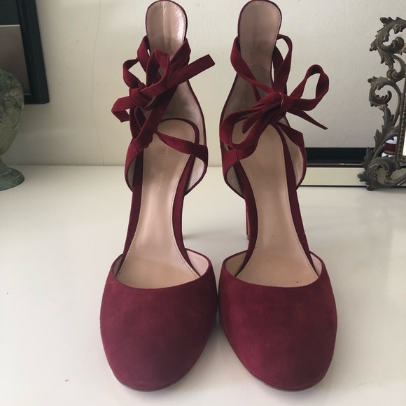 Gianvito Rossi 100mm Lace-Up Suede Pumps - Picture 3 of 8